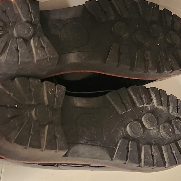 Black Patent laced up shoes, ladies size 8 made in Brazil, Apezzo, brand Agenda - Picture 4 of 6